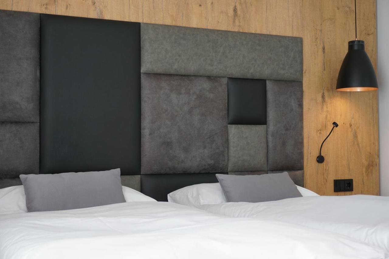 Hotel Gruener Baum Kaufbeuren Dış mekan fotoğraf