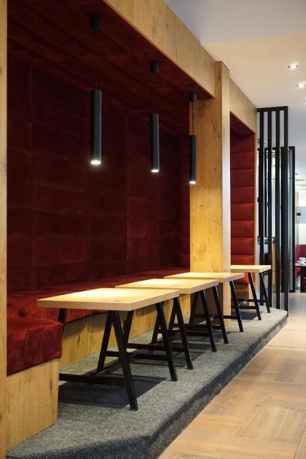 Hotel Gruener Baum Kaufbeuren Dış mekan fotoğraf