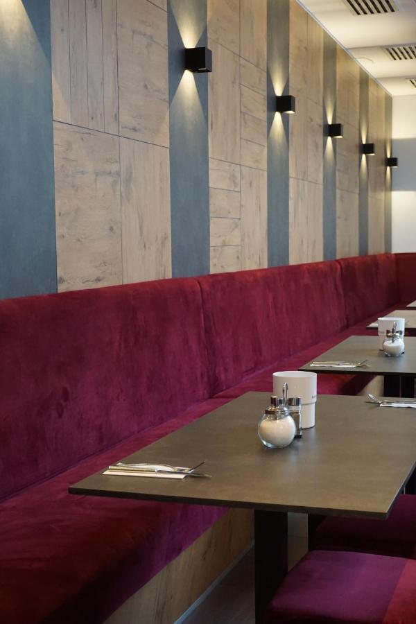Hotel Gruener Baum Kaufbeuren Dış mekan fotoğraf