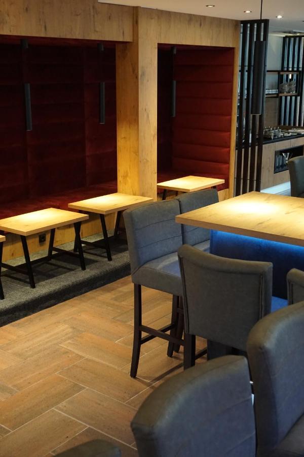 Hotel Gruener Baum Kaufbeuren Dış mekan fotoğraf
