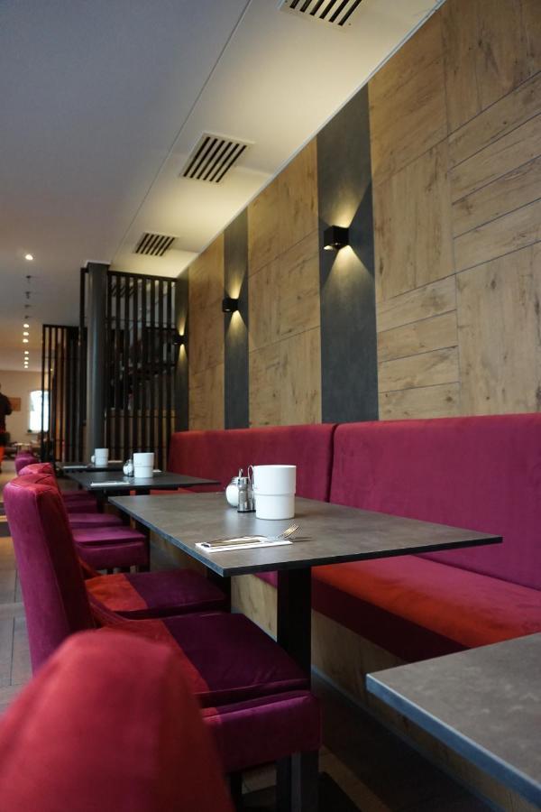 Hotel Gruener Baum Kaufbeuren Dış mekan fotoğraf